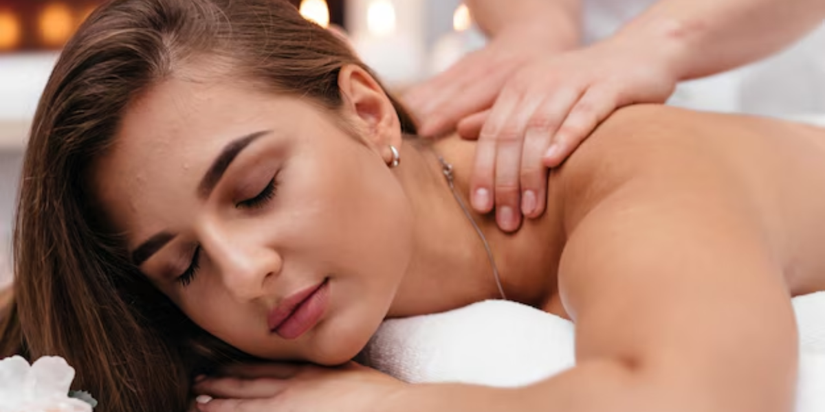 Indulge In A rejuvenating Full-Body Massage Experience In Borivali West.​