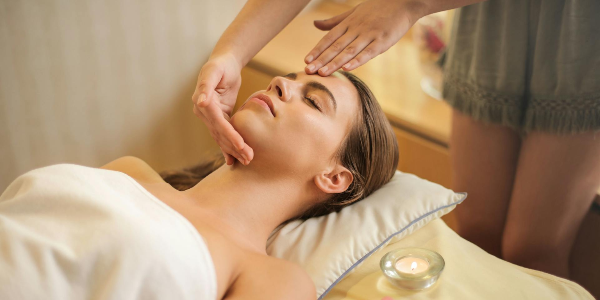 Relieve Stress Naturally With Full Body Massage Andheri West_Allure Thai Spa & Wellness In Mumbai