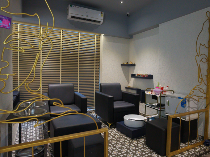 Spa treatment room at Allure Thai Spa Borivali West